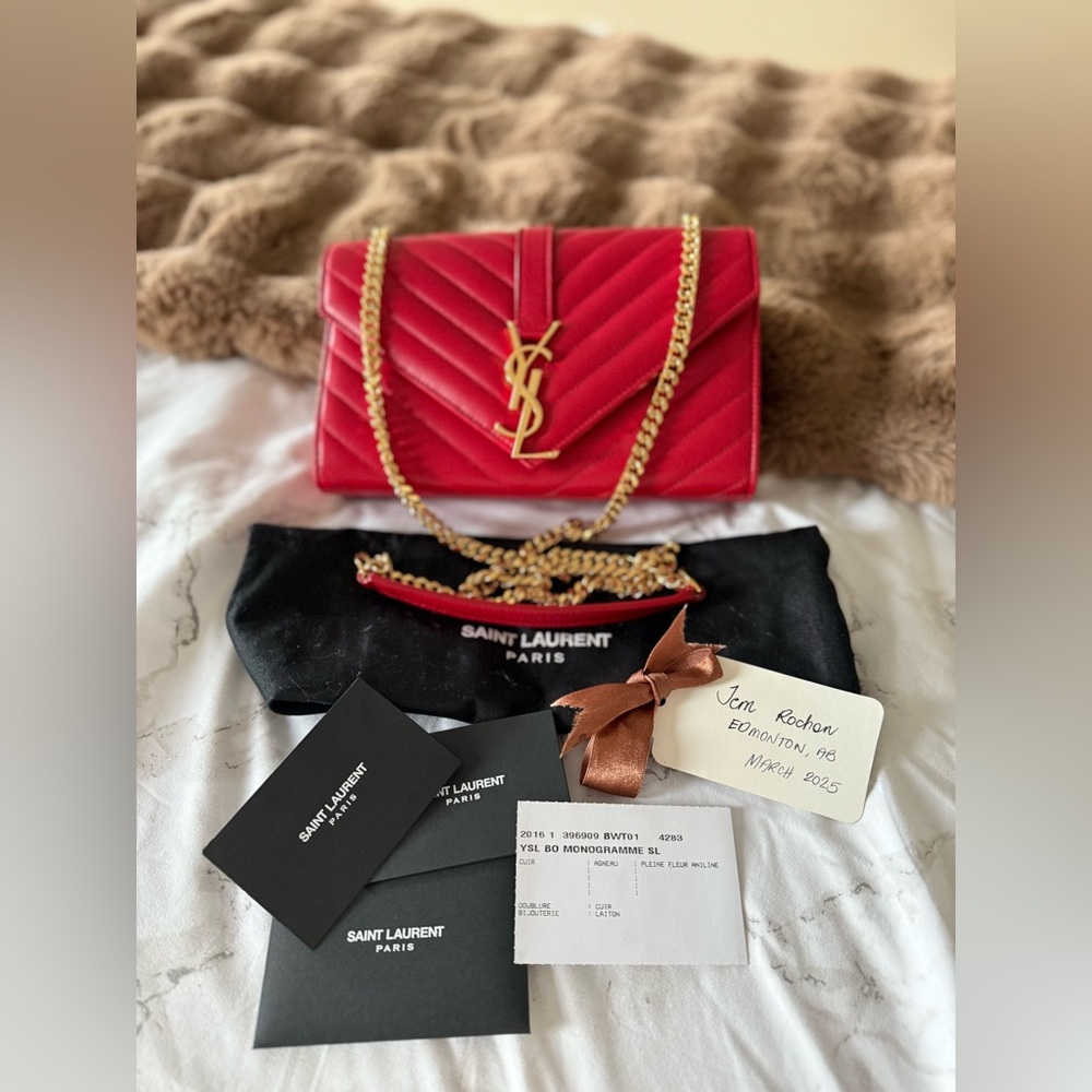 🎀Almost New YSL Envelope Crossbody purse🎀